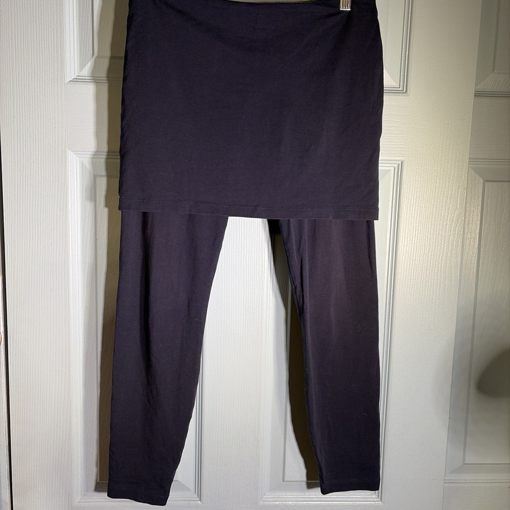 CAbi 2 In 1 Mini Skirt With Capri Leggings Women's Small Navy Blue.